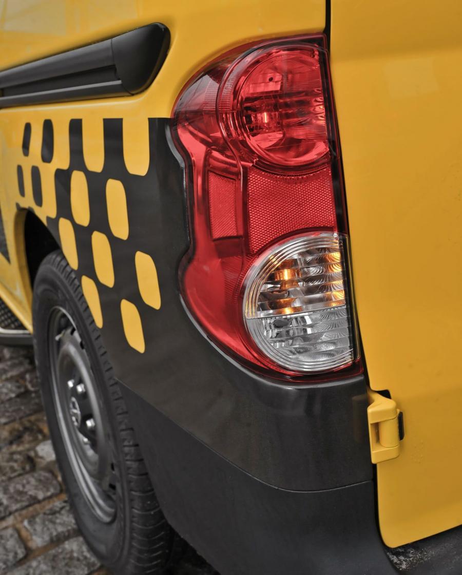  Nissan NV200 Taxi 2014 года  (фото 9 из 30)